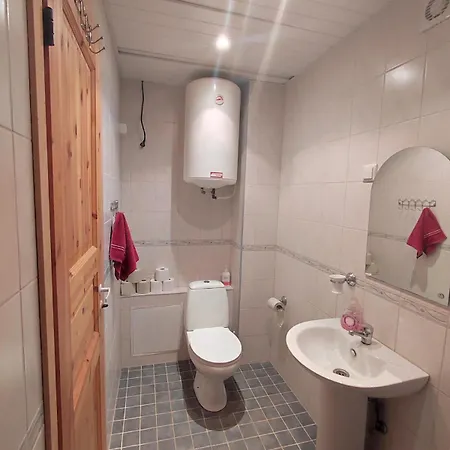 Vormsi Ohvitseride Maja Korter Nr 7 公寓