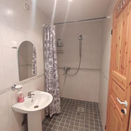 Vormsi Ohvitseride Maja Korter Nr 7 公寓 *