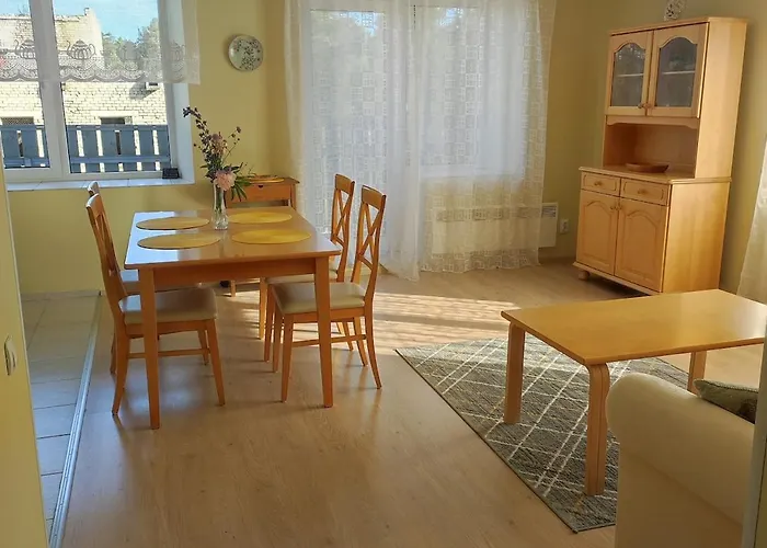 Vormsi Ohvitseride Maja Korter Nr 7 *